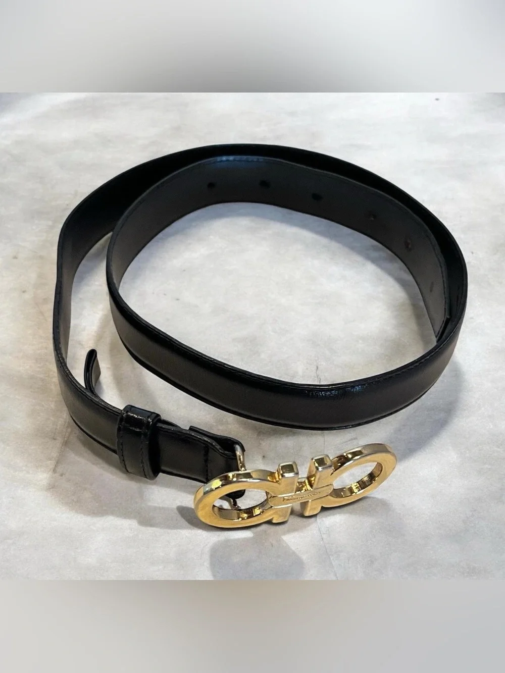 Vtg Salvatore Ferragamo Italy Gold Tone Gancini Buckle Black Leather Belt 236091